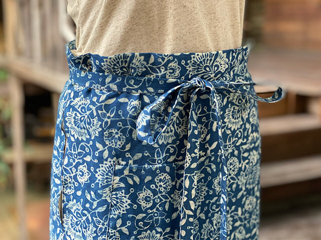 asana HEMP100% ガーゼ 腰巻エプロン・インディゴ抜染プリント