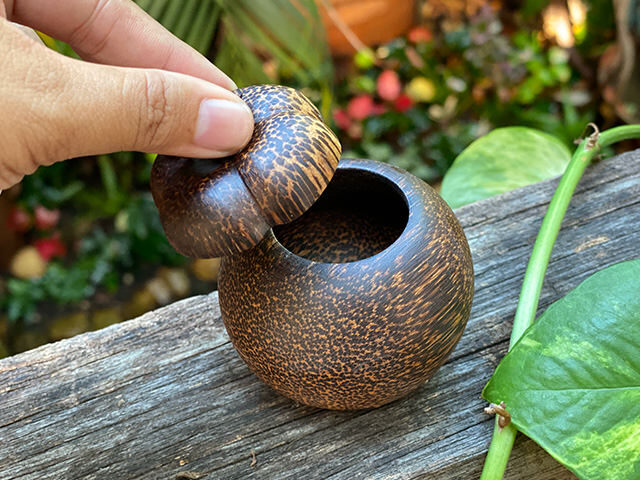 ヤシの木 マンゴスチン型 ふた付き 小物入れ【パヤカ オンラインショップ】