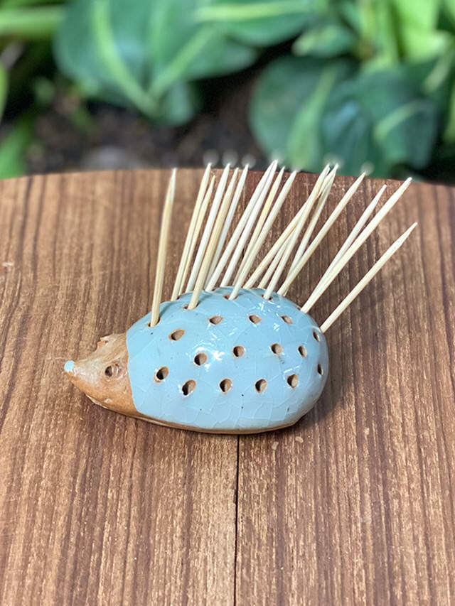 陶器 はりねずみ 爪楊枝立て【パヤカ オンラインショップ】