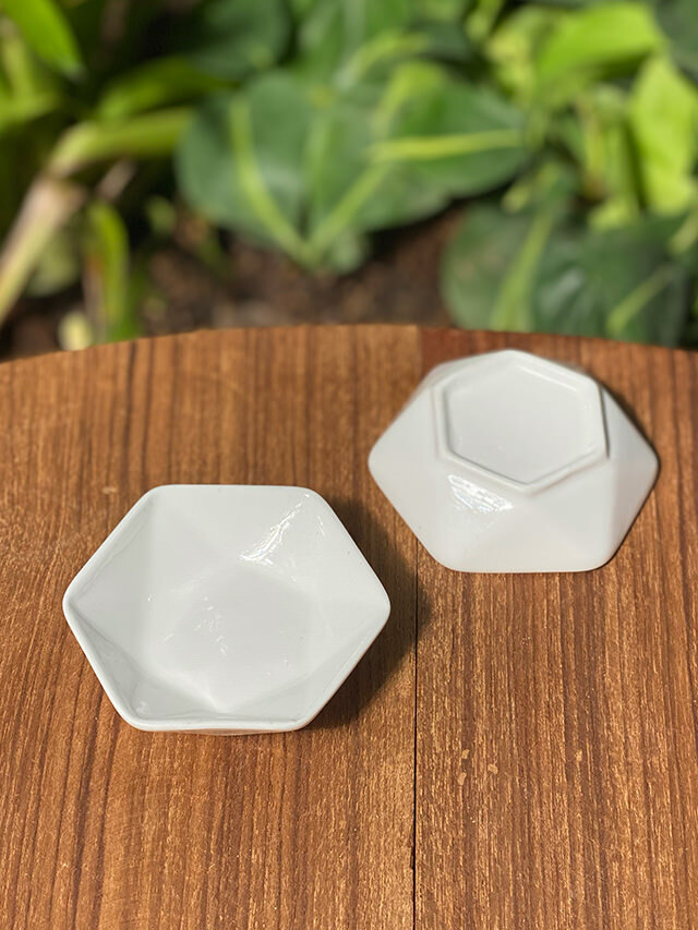 六角形 陶器製 茶托 ベージュ 陶器 6角形 小皿【パヤカ オンラインショップ】