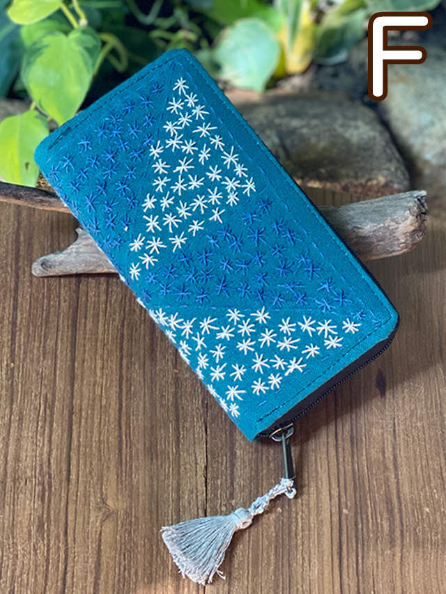 ヘンプタッセル付き 手刺繍 長財布【パヤカ オンラインショップ】