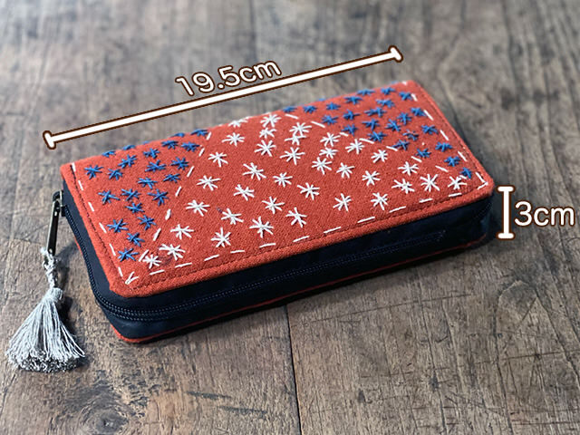 ヘンプタッセル付き 手刺繍 長財布【パヤカ オンラインショップ】