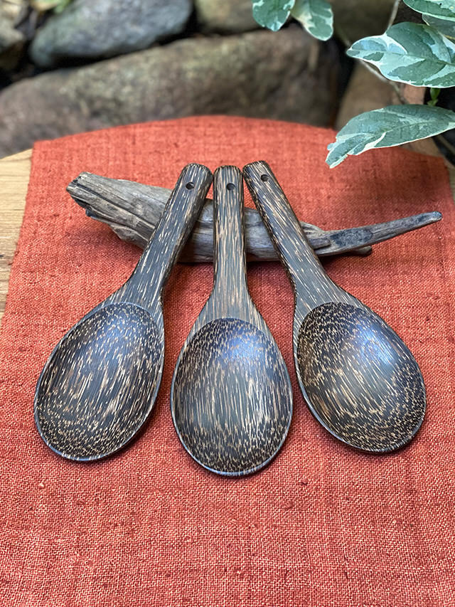 銀メッキ　オタマ　大きなスプーン 撮影用におすすめ。銀メッキ仕上げのNWデザートスプーン 18−8