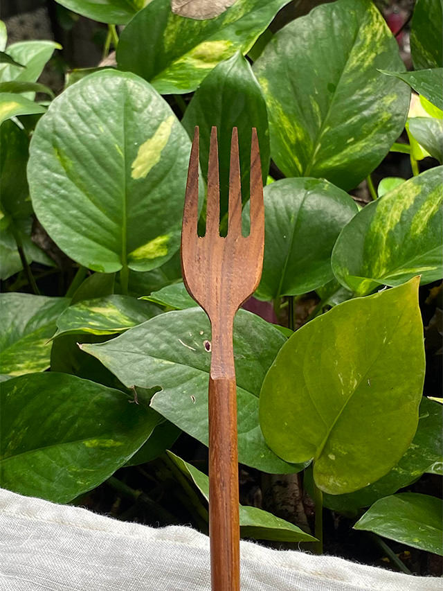 チーク材　カトラリーセット　木製　ステンレス Hinata Life＞チークカトラリー/カトラリーレスト – カチモ