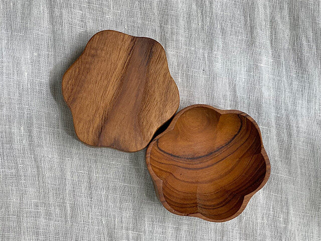 チークWOOD 花形 小皿【パヤカ オンラインショップ】