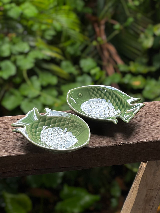 陶器 セラドン焼き 魚型 小皿【パヤカ オンラインショップ】