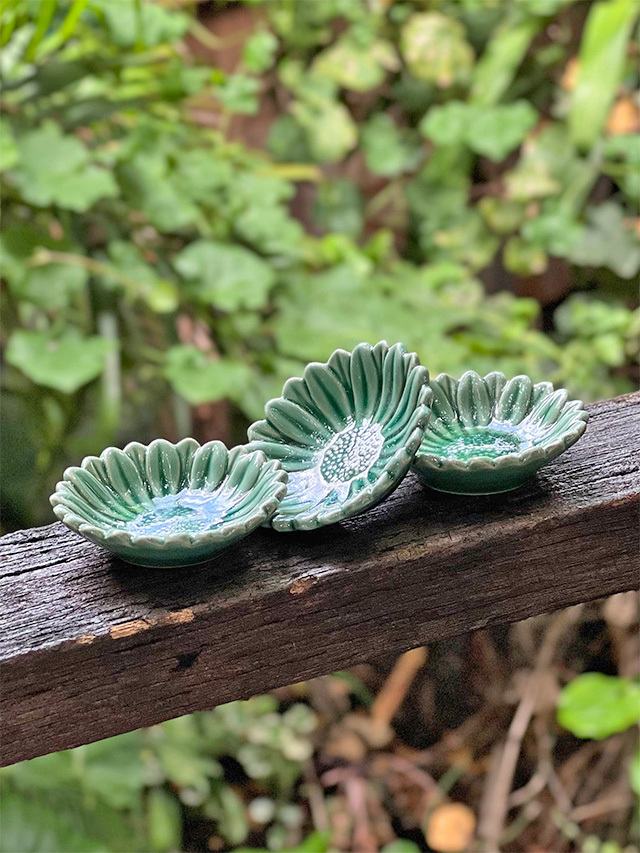陶器 セラドン焼き 花型 小皿【パヤカ オンラインショップ】