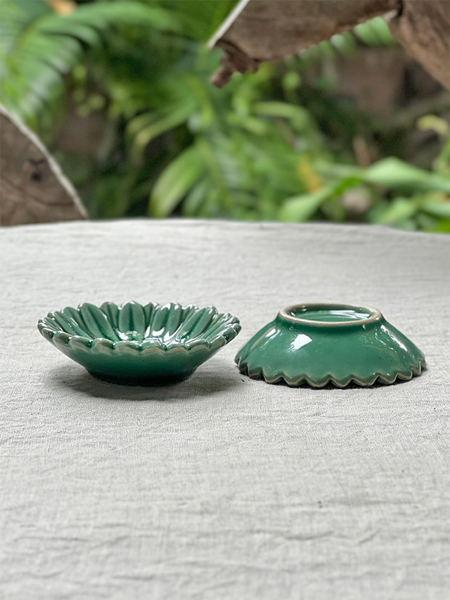 陶器 セラドン焼き 花型 小皿【パヤカ オンラインショップ】