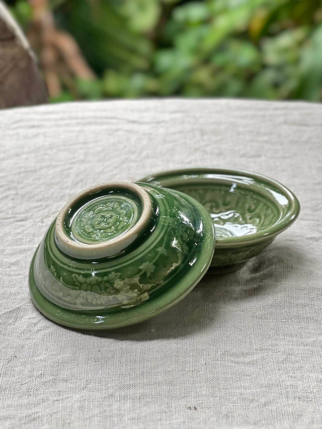 陶器 陶器 セラドン焼き 蓮の葉っぱ模様 小鉢【パヤカ オンライン