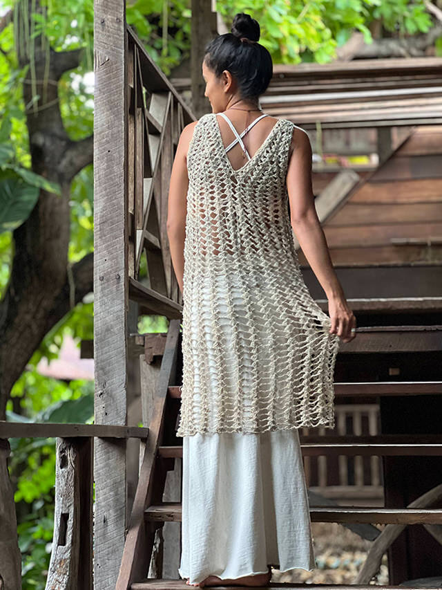 テッドベイカー　ワンピース　ノースリーブ　ラインストーン 新品・タグ付】Ted Baker ラインストーン ノースリーブワンピース 赤