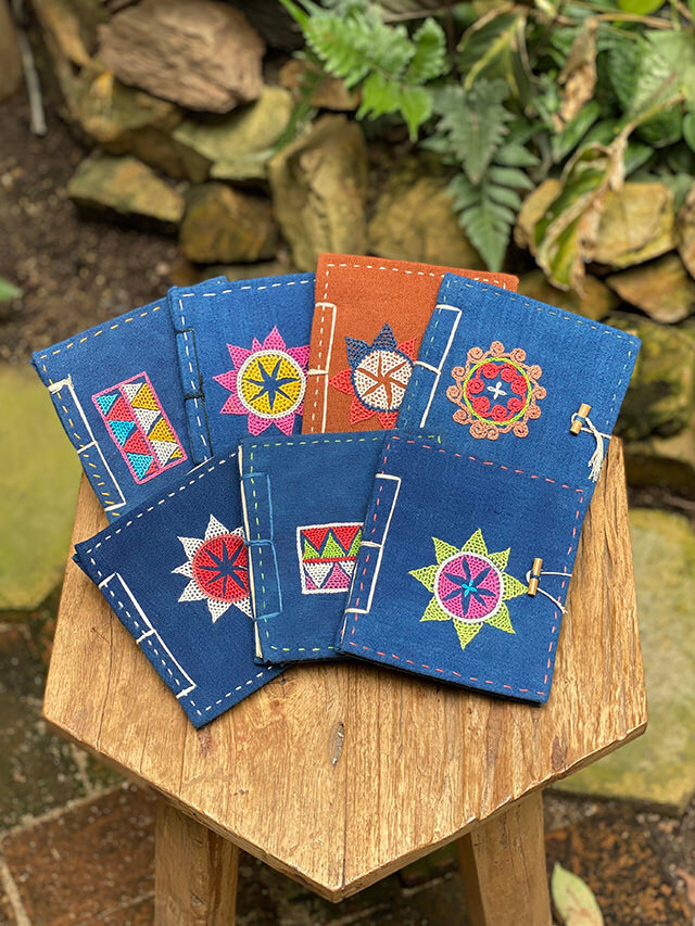 レンテン族 刺繍入り ノート【パヤカ オンラインショップ】