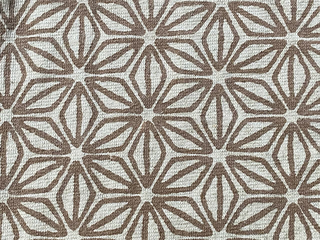 ミディアムブラウン