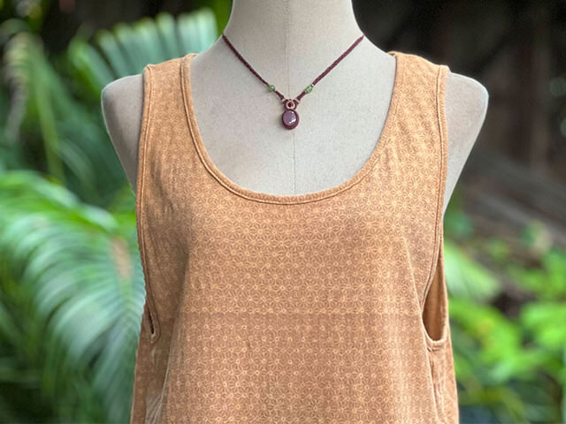 asana ヘンプコットン 厚手 手刷り 麻柄プリント メンズ タンクトップ・草木染め