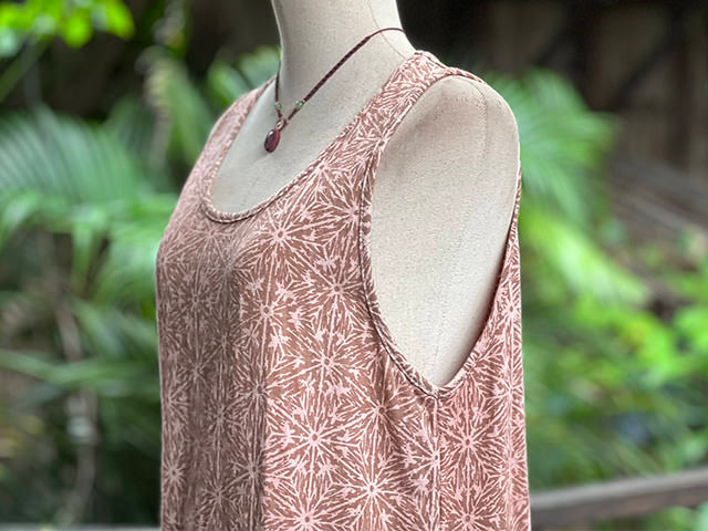 asana ヘンプコットン 厚手 手刷り 麻柄プリント メンズ タンクトップ・草木染め