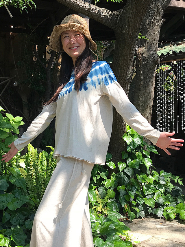 asana ヘンプコットン NEW ラグラン ロングスリーブ・草木絞り染め