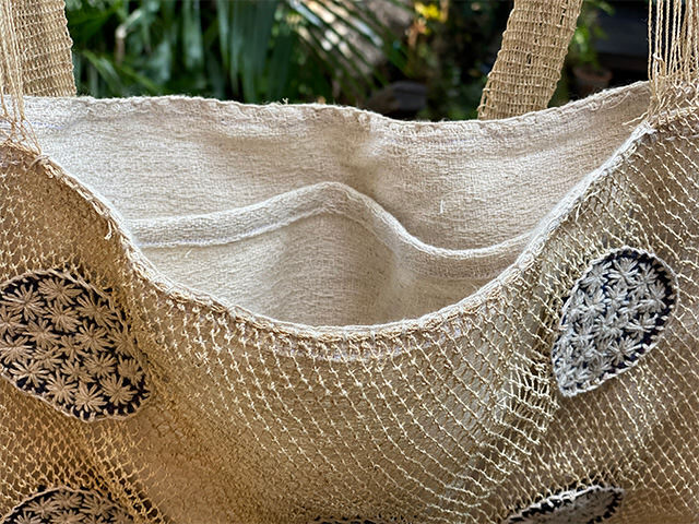葛編み HEMP100% 手刺繍ワッペン タッセル付き バッグ【パヤカ