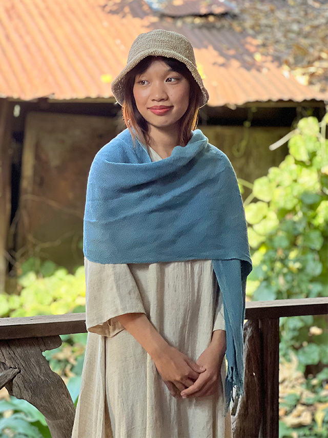 未使用　うさとの服　ヘンプ100% ストール　ショール　手紡ぎ手織り　草木染 HEMP100% 手織り ショール・草木染め【パヤカ オンラインショップ】