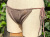 グレー