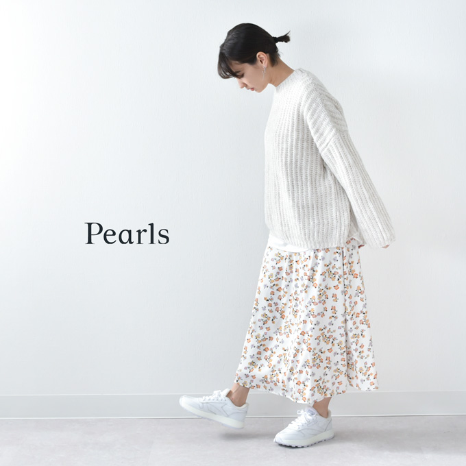 Pearls パールズ マタニティ スカート 花柄 ロング フレア マキシ フラワープリント 春夏 ボトム ボトムス ウエスト調節 ゴム シャーリング 黒 白 ブラック ホワイト サテン 妊婦服 マタニティウェア 産前 産後 臨月 オシャレ 可愛い 秋冬 通年素材