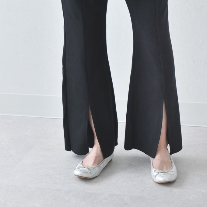 Pearls パールズ マタニティ パンツ フレアパンツ フレア 秋冬 春 リブ コーデュロイ ストレッチ スリット コール天 脚長効果 細見え ウエスト調節 アジャスター ボトム ボトムス イージー ゆったり らくちん 暖かい マタニティズボン 妊婦服