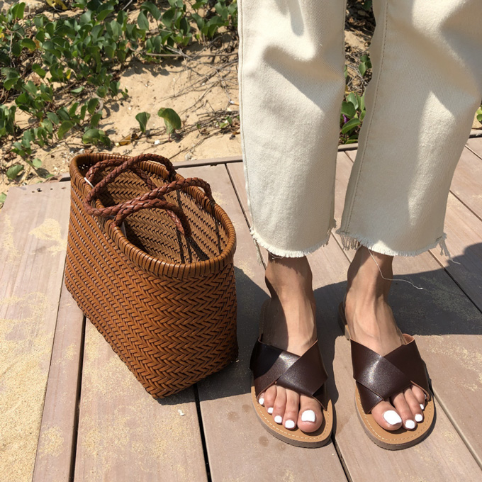 サンダル レディース ツイスト フラットサンダル ぺたんこ ローヒール 夏 Pearls パールズ