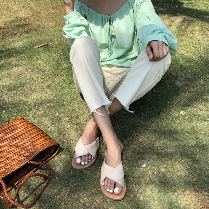 サンダル レディース ツイスト フラットサンダル ぺたんこ ローヒール 夏 Pearls パールズ