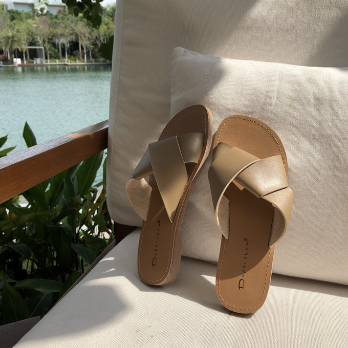 サンダル レディース ツイスト フラットサンダル ぺたんこ ローヒール 夏 Pearls パールズ