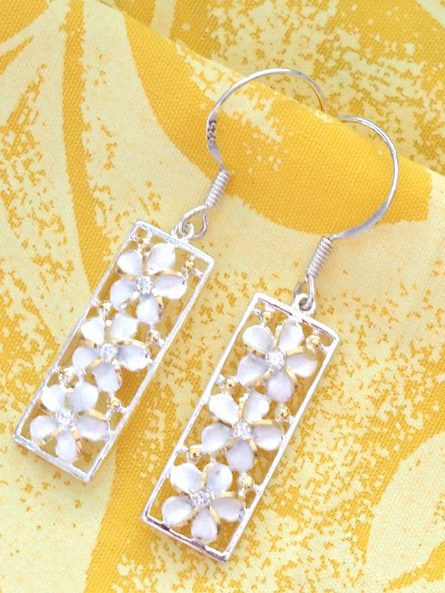 ピアス　（SSプルメリア　シルバー）