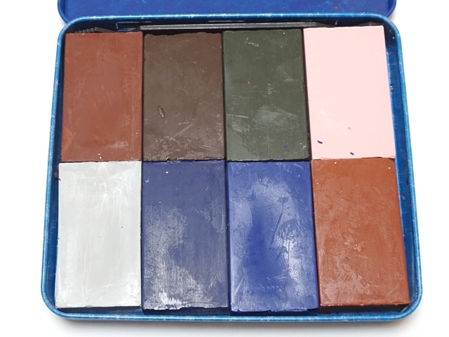 クレヨン中間色