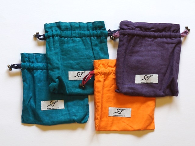 1779】鈴付き巾着袋/口琴（ムックリ）プリント ペロル