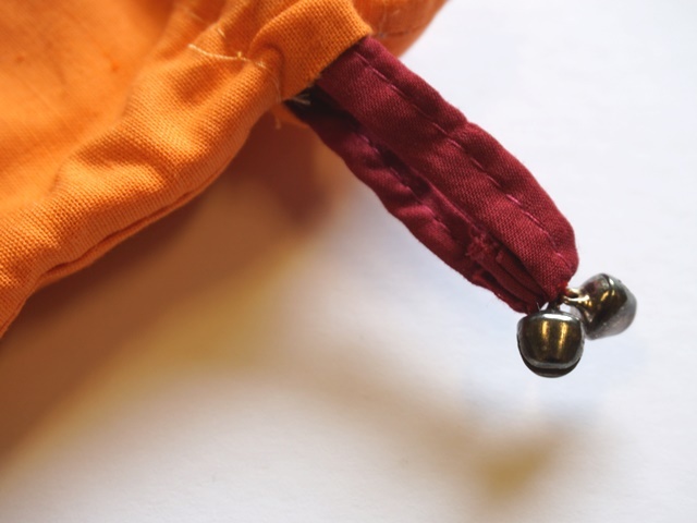 鈴付き巾着袋口琴