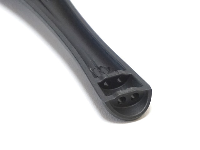 1491】1/4-1/8チェロ用テールピース（ウィットナー） ペロル