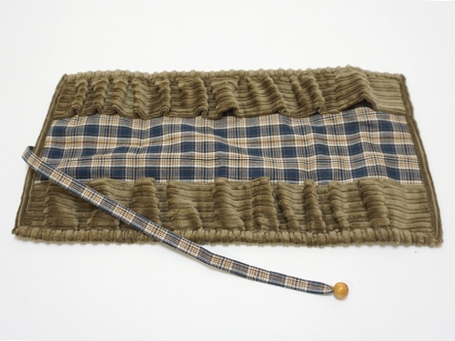 クレヨンケース10色2