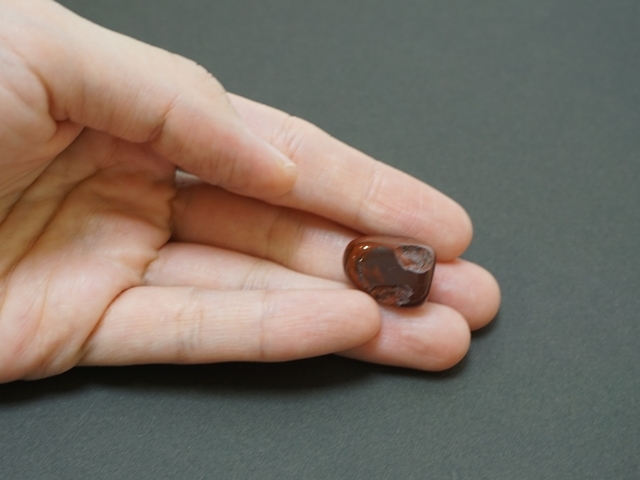 レッドタイガーアイ・サイズ感