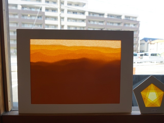 山の連なり夕やけ