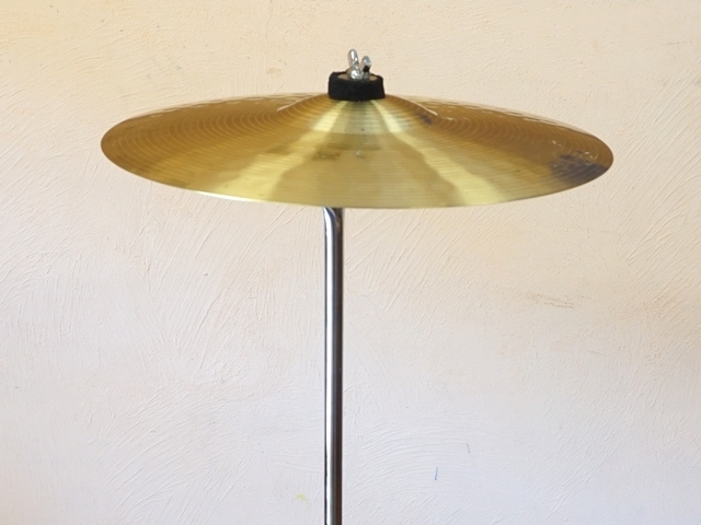 ハンギングシンバルとスタンド