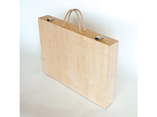 スチューデントライア