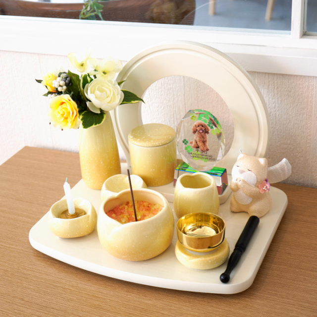 七世　和楽　花器 黄色　壁掛け花入　楽焼　木箱付き 七世 和楽 花器 黄色 壁掛け花入 楽焼 木箱付き 茶道具道年造