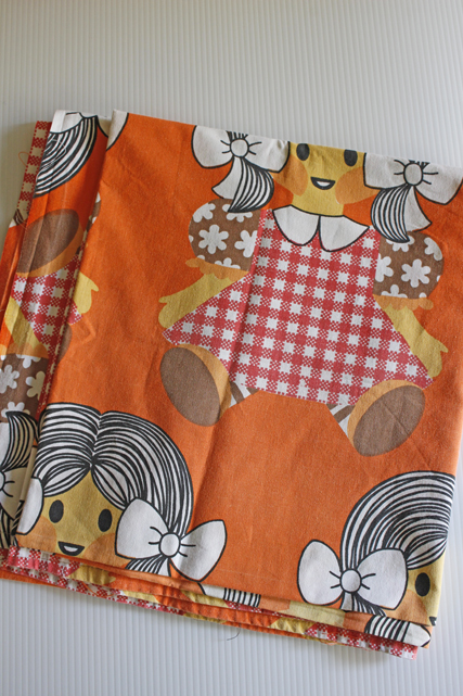 北欧ヴィンテージ/プリントファブリック/リボンを付けた女の子