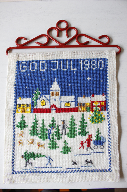 【クリスマス】北欧ヴィンテージ/刺繍の壁掛け/ツリーを選ぶ人々/1980年/SOLD OUT