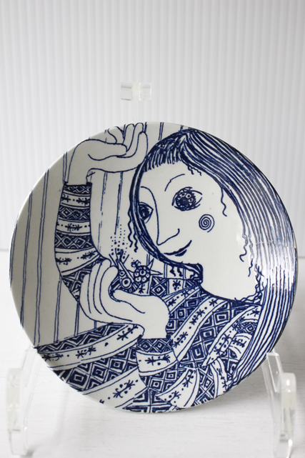 北欧ヴィンテージ/Bjorn Wiinblad（ヴョルン・ウィンブラッド）//飾り皿/女の子と小鳥/SOLD OUT