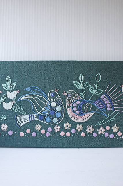 北欧ヴィンテージ/手刺繍/小鳥の仲良しファミリー/SOLD OUT