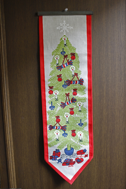 【クリスマス】北欧ヴィンテージ/壁掛け/ULLAS/クリスマスツリーとオーナメント/SOLD OUT
