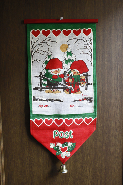 【クリスマス】北欧ヴィンテージ/ポストカード入れ壁掛け/ニッセのカップル