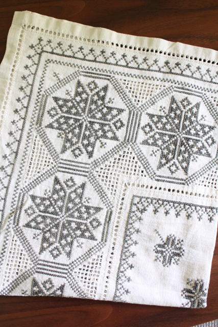 北欧刺繍クロス