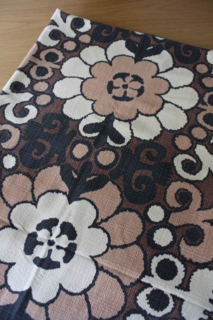 北欧ヴィンテージクロス/ブラウンのお花模様/SOLD OUT