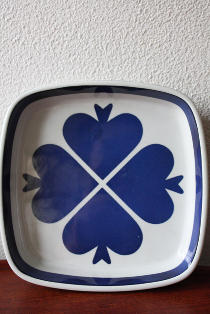 Royal Copenhagen/企業ロゴ（Den Frie Koebmand）/角皿/SOLD OUT