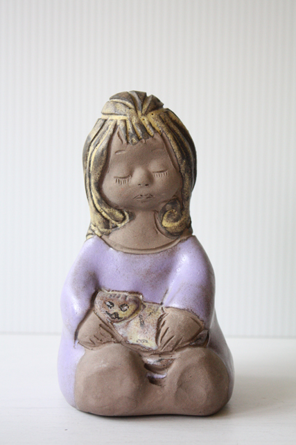 北欧ヴィンテージ/スウェーデン/陶器のオブジェ/女の子とネコちゃん/SOLD OUT