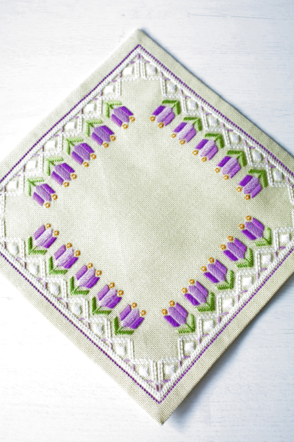北欧刺繍/ヴィンテージクロス/パープルのチューリップ/SOLD OUT