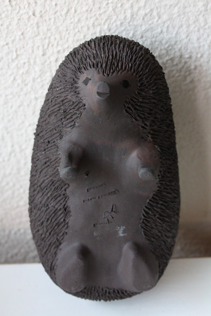 北欧ヴィンテージ/ELLEN　KARLSEN（エレン・カールセン）/ハリネズミの置物（お母さん）/SOLD OUT